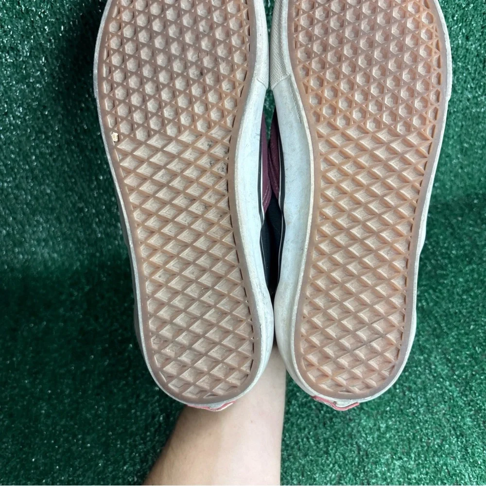 Vans Classic Slip-On Shoes Mens‎ Size 12 Maroon Suede Skate Sneakers Low Top